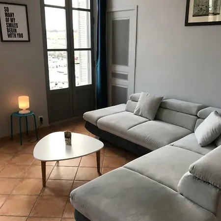 Palais Du Port Apartment